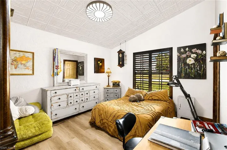 AI suggestion of guest room repaint