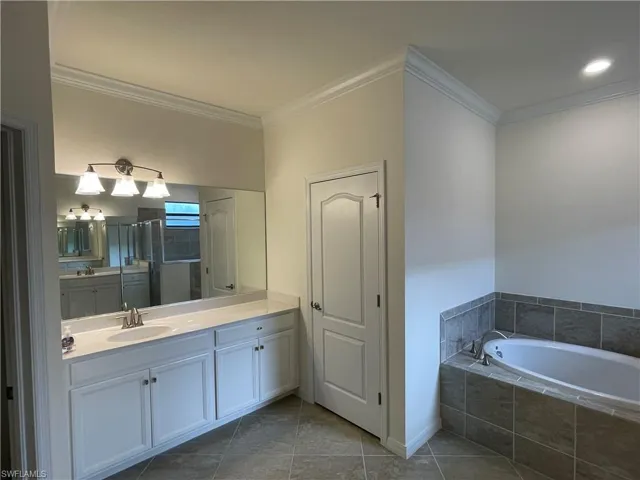 9353 Glenforest Dr, Naples, Florida 34120