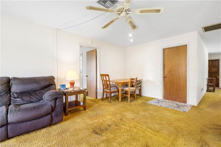 3815 SE 2nd AVE, CAPE CORAL FL 33904