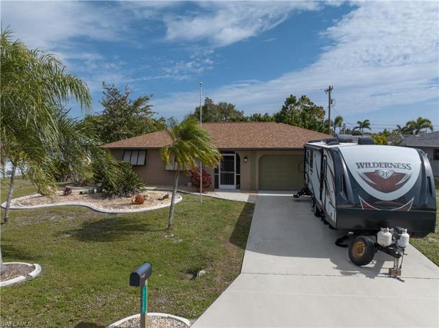 3815 SE 2nd AVE, CAPE CORAL FL 33904