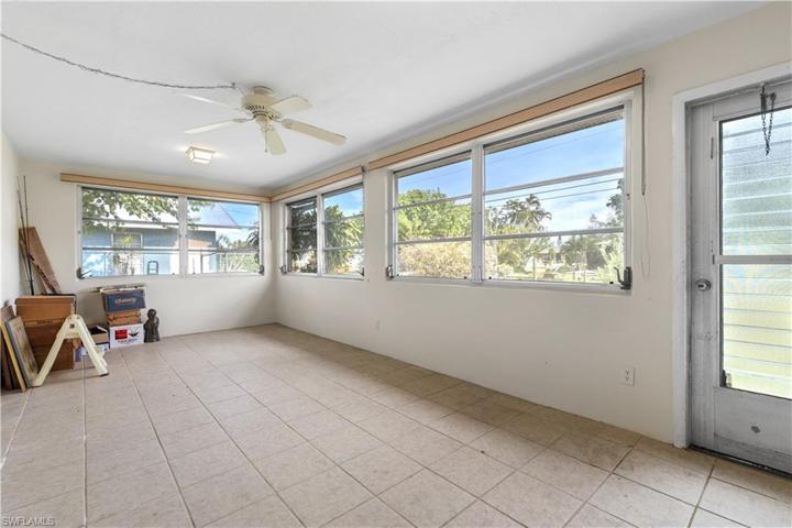 3815 SE 2nd AVE, CAPE CORAL FL 33904