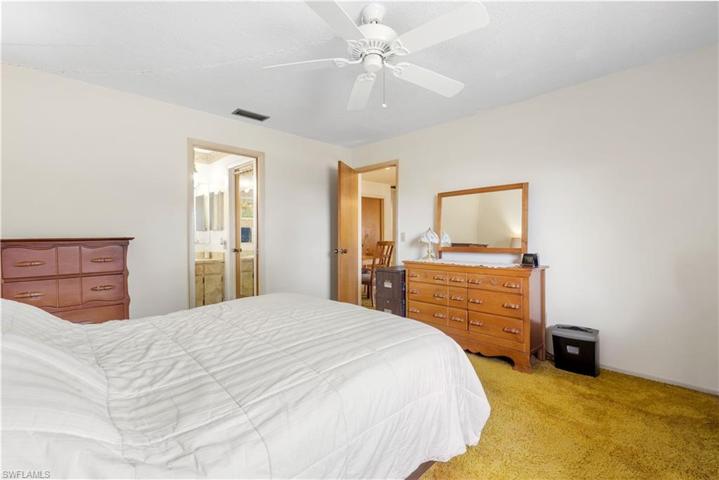 3815 SE 2nd AVE, CAPE CORAL FL 33904