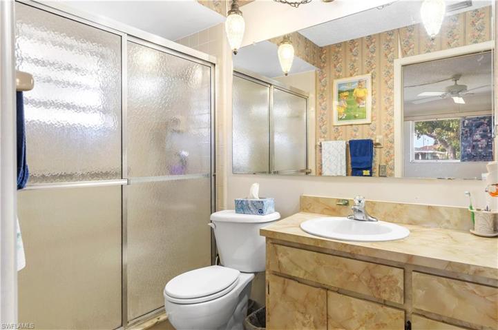 3815 SE 2nd AVE, CAPE CORAL FL 33904