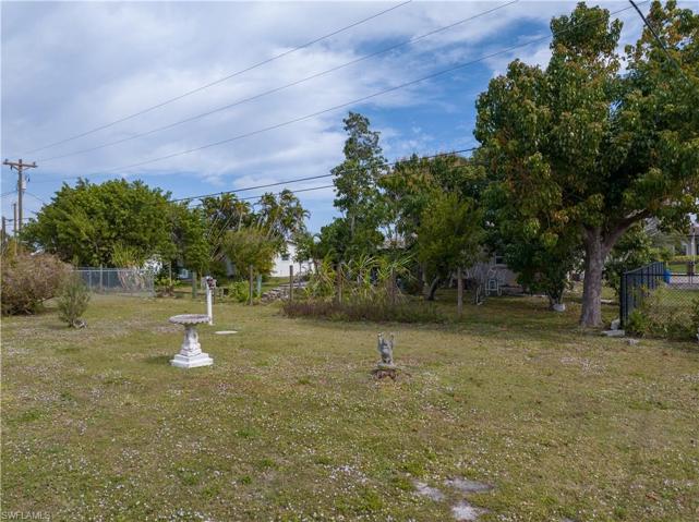 3815 SE 2nd AVE, CAPE CORAL FL 33904