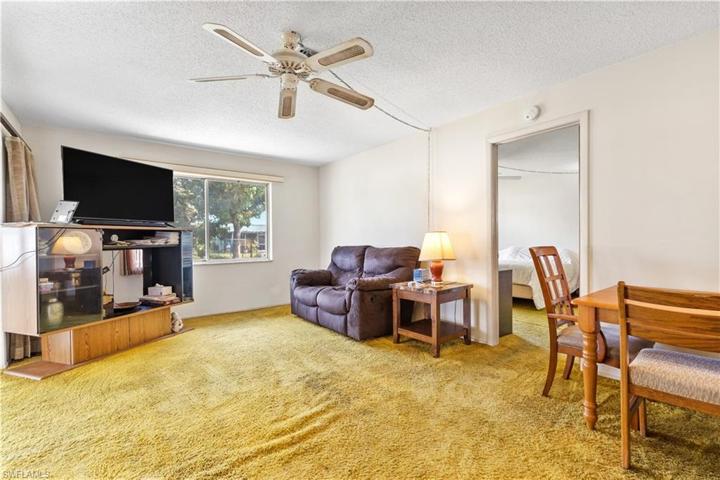 3815 SE 2nd AVE, CAPE CORAL FL 33904