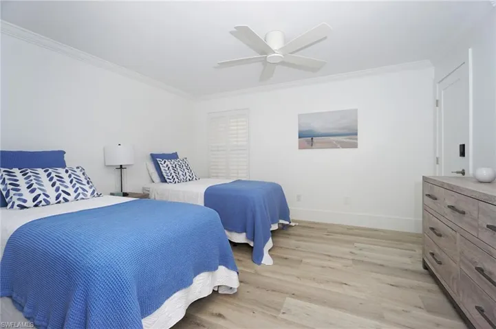 1910  Gulf Shore N BLVD, Naples, FL 34102