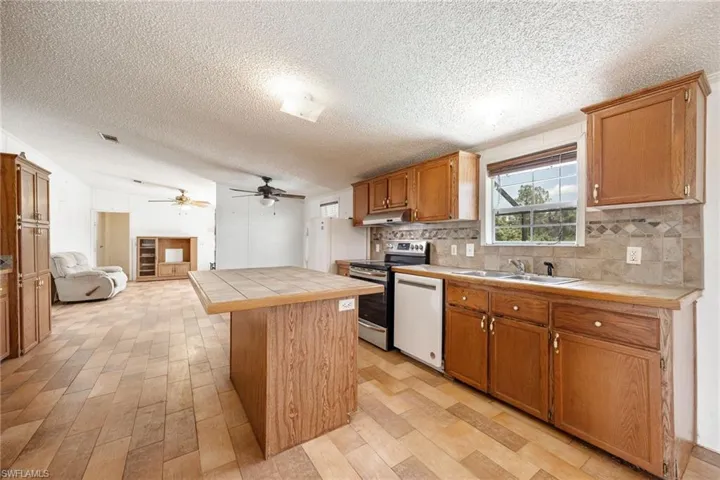 10550 Sharon Dr, North Fort Myers, Florida 33917