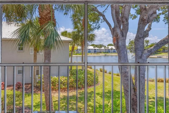 822  Gulf Pavillion  DR, Naples, FL 34108