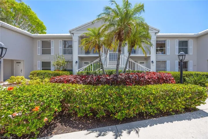 822  Gulf Pavillion  DR, Naples, FL 34108