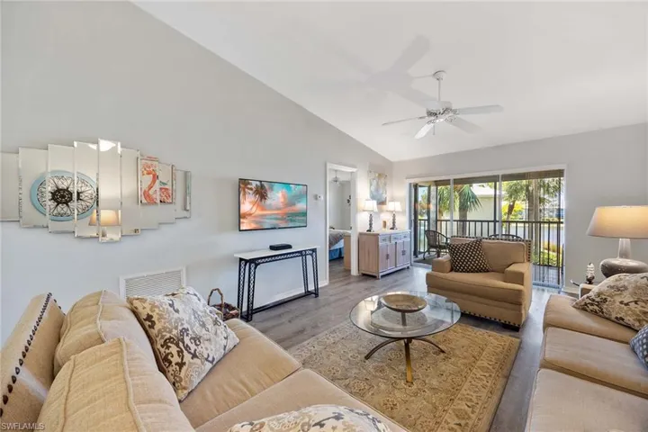822  Gulf Pavillion  DR, Naples, FL 34108