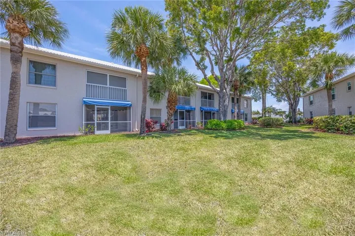 822  Gulf Pavillion  DR, Naples, FL 34108