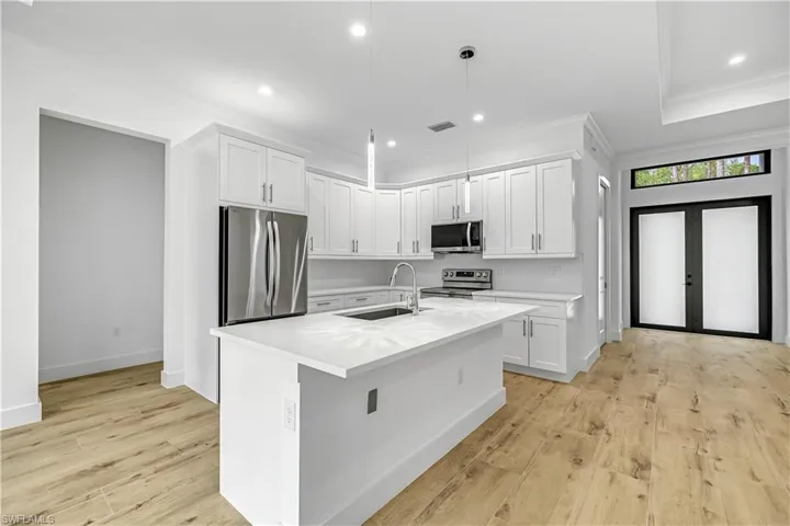 2668 39th Ave Ne, Naples, Florida 34120