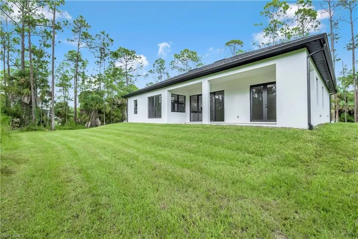 2668 39th Ave Ne, Naples, Florida 34120
