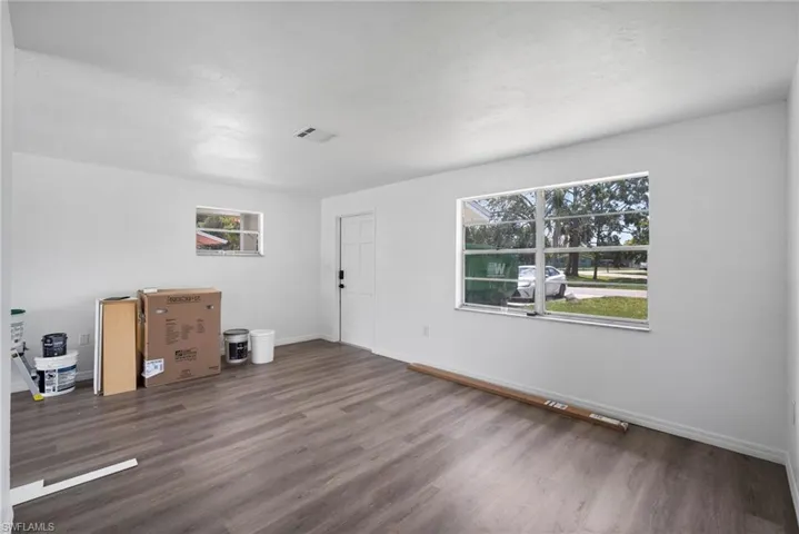12602  2nd  ST, Fort Myers, FL 33905