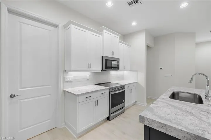 7222  Saona  CT, Naples, FL 34113