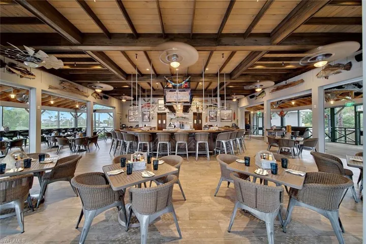 Full-Service Dining at Outlook Bar & Grill