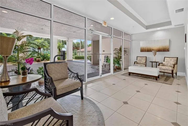 Spacious entryway