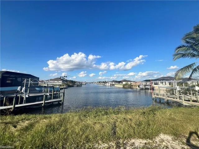 4103 Nw 12th St, Cape Coral, Florida 33993