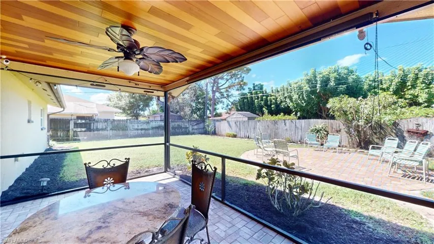 27514 Playa Del Rey Ln, Bonita Springs, Florida 34135