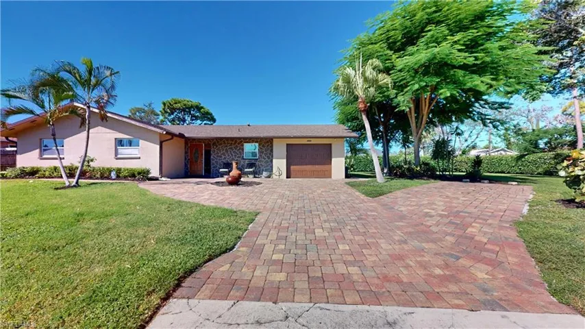 27514 Playa Del Rey Ln, Bonita Springs, Florida 34135