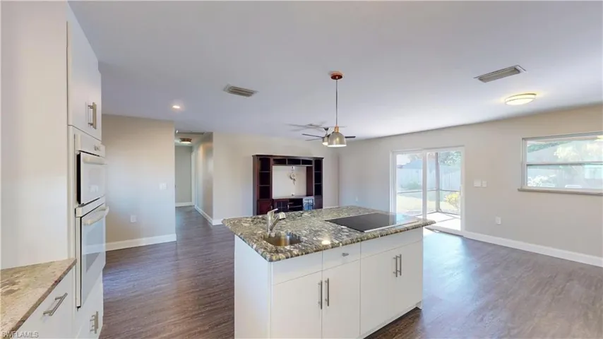 27514 Playa Del Rey Ln, Bonita Springs, Florida 34135