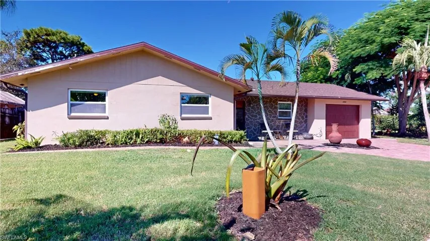 27514 Playa Del Rey Ln, Bonita Springs, Florida 34135