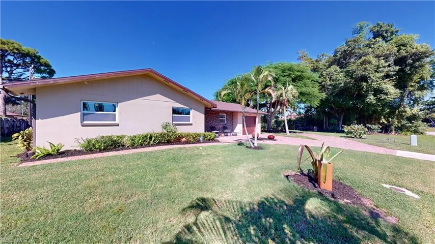 27514 Playa Del Rey Ln, Bonita Springs, Florida 34135