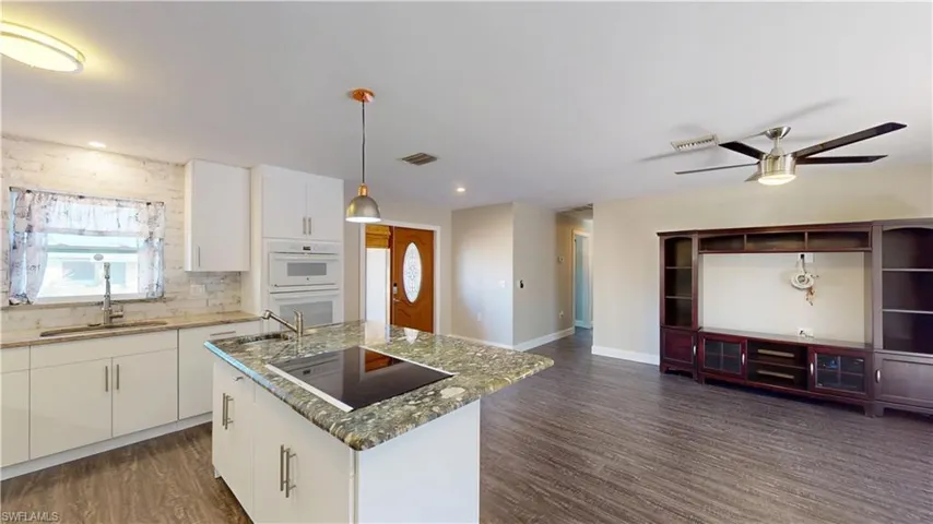 27514 Playa Del Rey Ln, Bonita Springs, Florida 34135