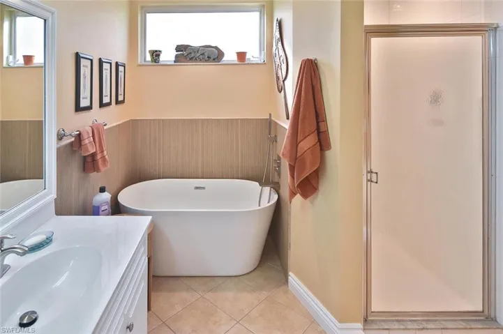 3860  SAWGRASS  WAY, Naples, FL 34112