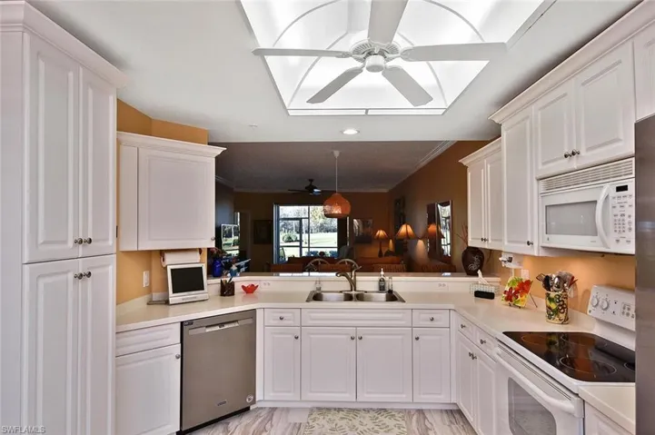 3860  SAWGRASS  WAY, Naples, FL 34112