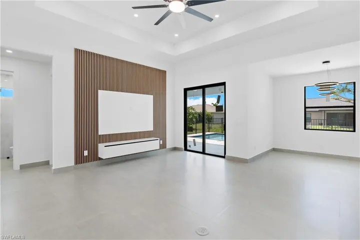 216 Nw 10th Ter, Cape Coral, Florida 33993