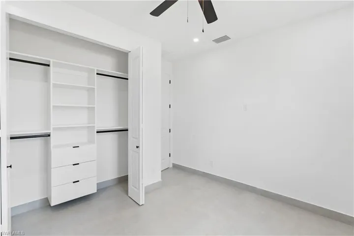 216 Nw 10th Ter, Cape Coral, Florida 33993