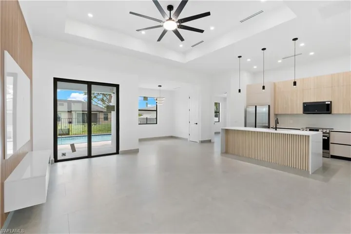 216 Nw 10th Ter, Cape Coral, Florida 33993