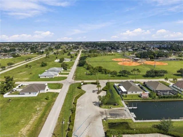 You have a community park, boat ramp, playground, BMX ramps, and so much more—all within steps of your home! Perfect for family time, outdoor fun, and gatherings with friends and neighbors.