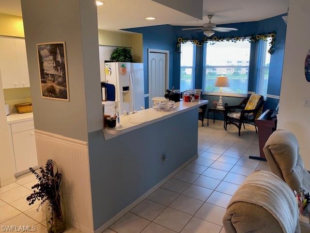 KITCHEN/ISLAND