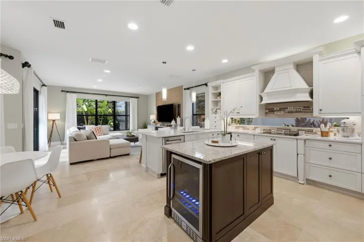 2882 Cinnamon Bay Cir, Naples, Florida 34119