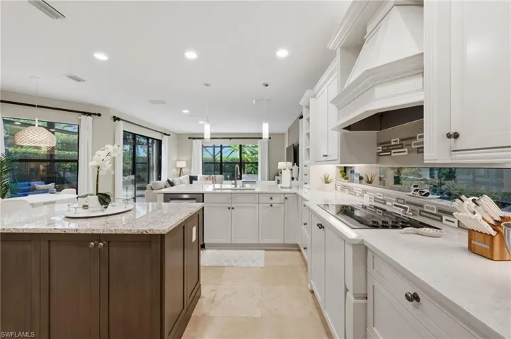 2882 Cinnamon Bay Cir, Naples, Florida 34119