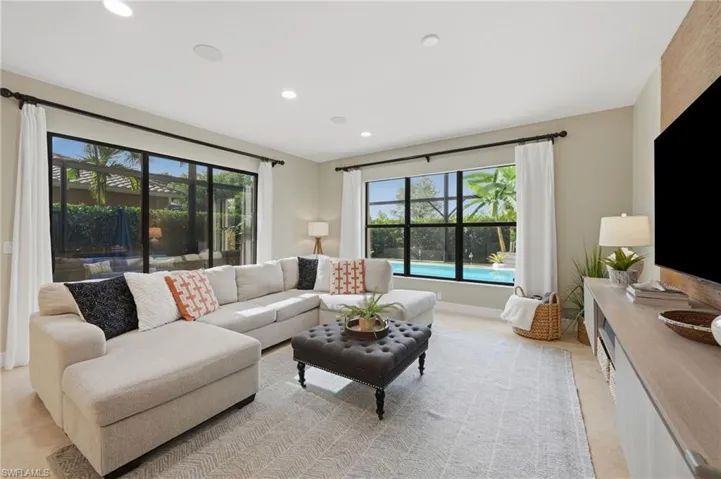 2882 Cinnamon Bay Cir, Naples, Florida 34119