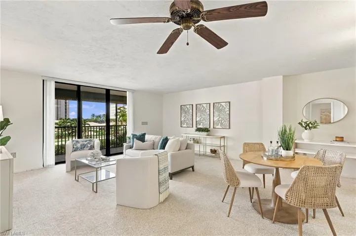11030 Gulf Shore Dr 104, Naples, Florida 34108