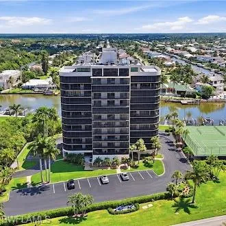 11030 Gulf Shore Dr 104, Naples, Florida 34108