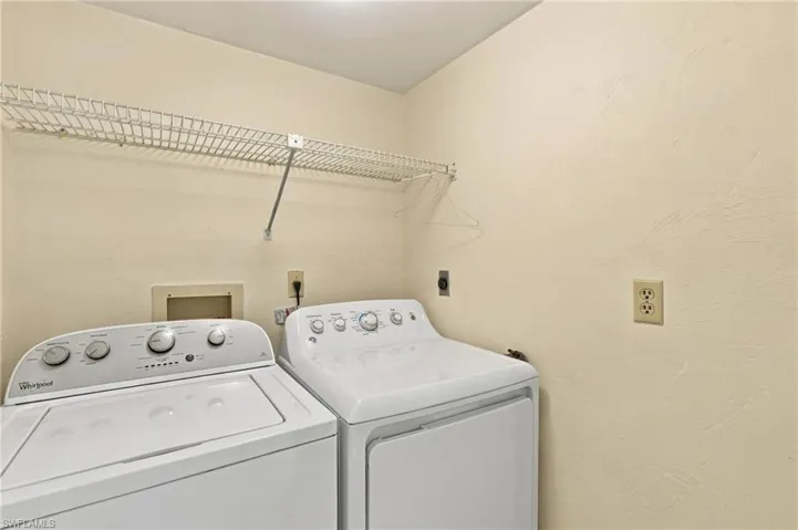 11030 Gulf Shore Dr 104, Naples, Florida 34108