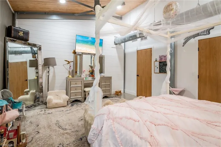 1301 Ivy Way, Naples, Florida 34117