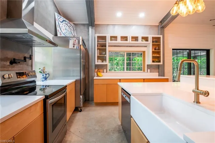 1301 Ivy Way, Naples, Florida 34117