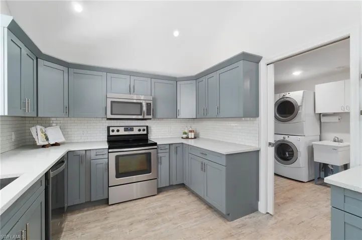 2330  14th NE AVE, Naples, FL 34120