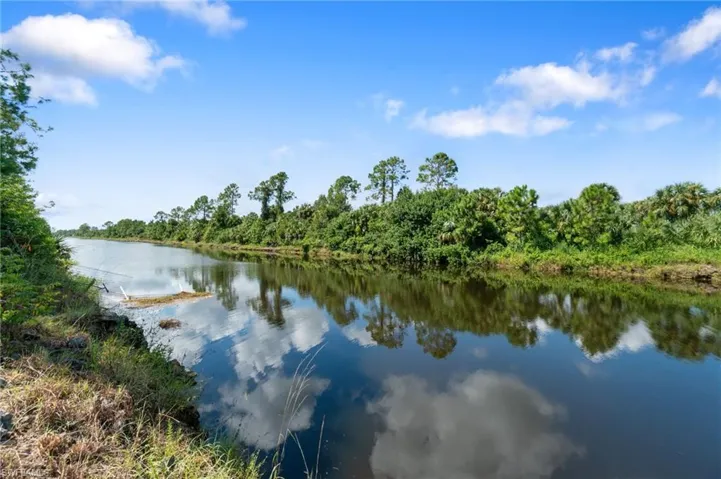 2330  14th NE AVE, Naples, FL 34120