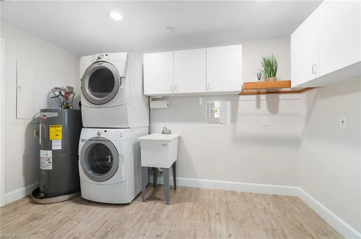 Large utility/laundry room