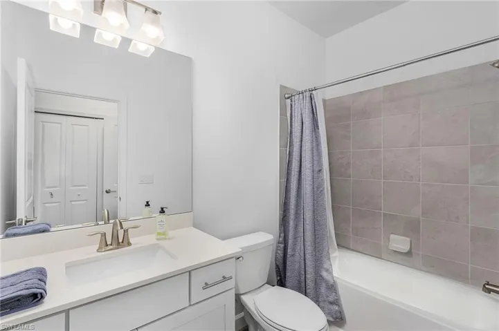 20210 Kingmont Dr, Estero, Florida 33913