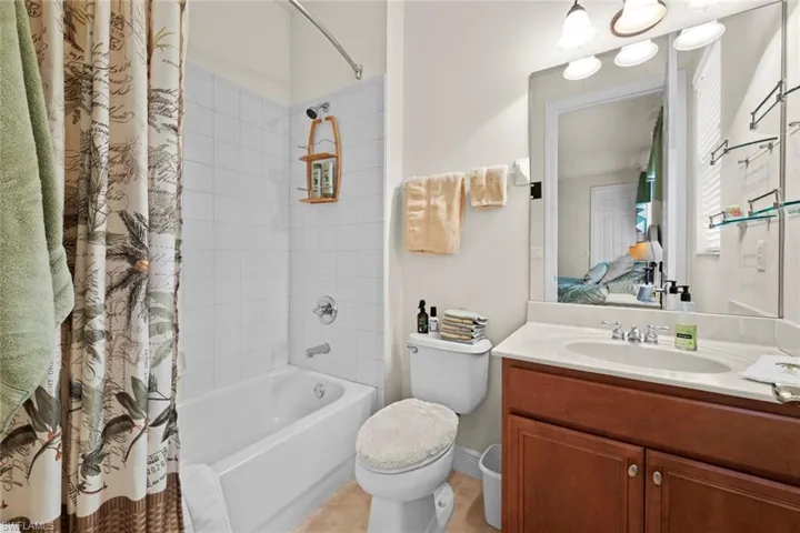 Guest bedroom #2 ensuit bath