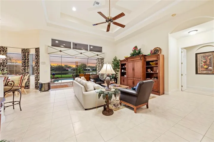 Great room w/spectacular views of lake and sunset