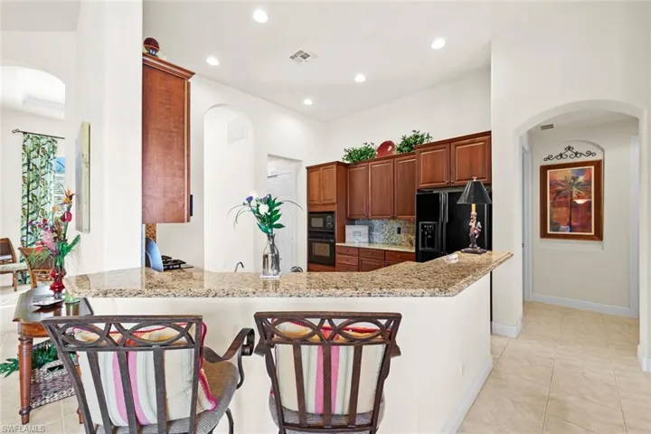 Large breakfast bar